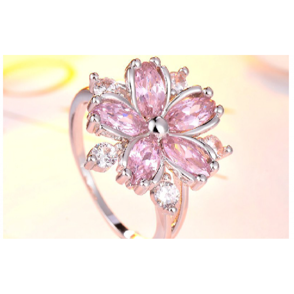 Заветное кольцо Эды с розовыми лепестками